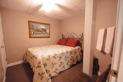 Alvy's Hideaway on Lake Barkley with private dock - Great for large families!