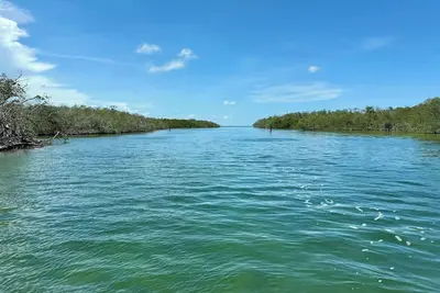 Image de Snowbird Deal: Tavernier Canal Home w/ Boat Lift & Dock – 28+ Day Keys Getaway!