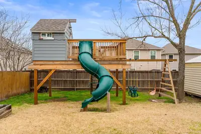 Image de Family Friendly Home in South Austin