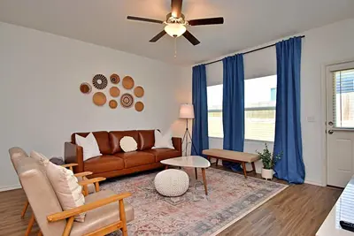 Image de Long-term Stays | Family-friendly | Communal pool!
