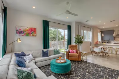 Image de 2 Homes in 1! Centrally located near SoCo