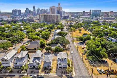 Image de Walk to Restaurants & Entertainment on East Side