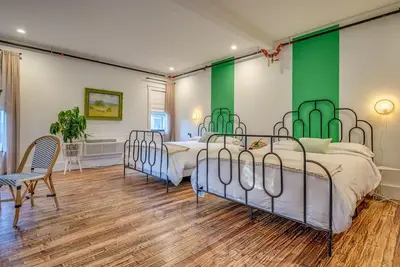 Image de Private Suite in Historic Austin B&B: Sleeps 5!