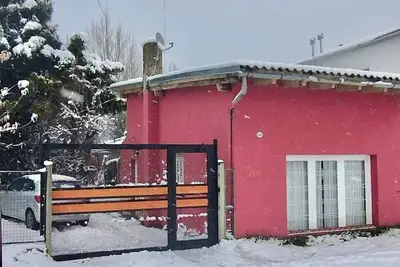 Image de Fully equipped cottage ideal for a family. With own garage