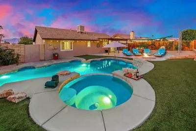 Image de Bermuda Palms: Pool, Spa, Arcade Game, Fire pit!
