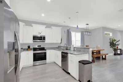 Image de Lively SoHo Luxury Townhome in Hyde Park!