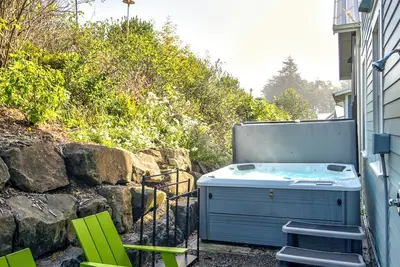 Image de Ocean-View Getaway -Chefs Kitchen, Private Hot Tub, Dog Friendly, Double Patio