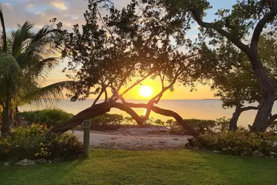 Image de Got Stress? You Need KeyBliss - The Best Bayfront Unit in Buttonwood Bay