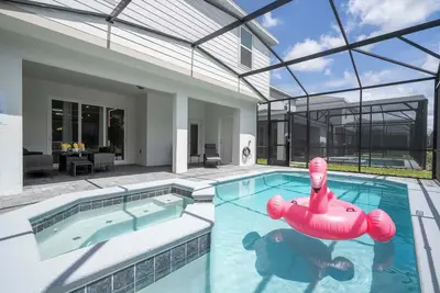 Image de Stunning 7Bd Pool Jacuzzi near Disney Resort 16217