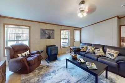 Image de Whispering Pines – Enjoy wildlife in this charming, well-kept home, perfect for a relaxing retreat