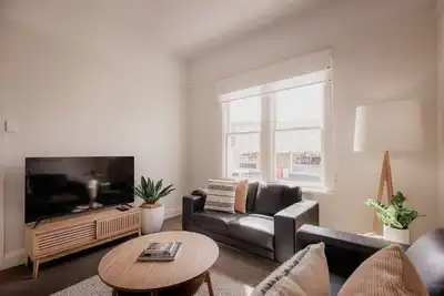 Image de Central home in trendy South Hobart