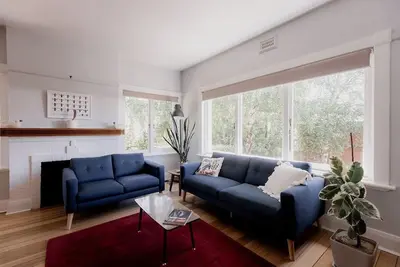 Image de Spacious home near the Derwent in Sandy Bay