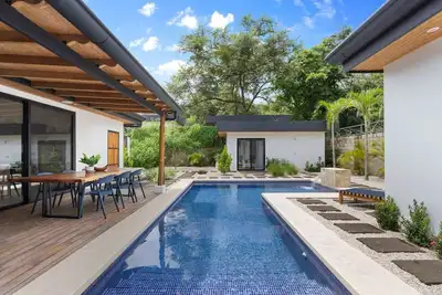 Image de Cu7: Beach Home Oasis w/Private Pool, Guest House