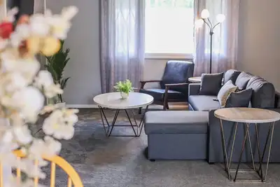 Image de Berkely Bungalow in Lovely Neighborhood