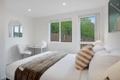 Image de Coastal Living Retreat close to Local Beaches