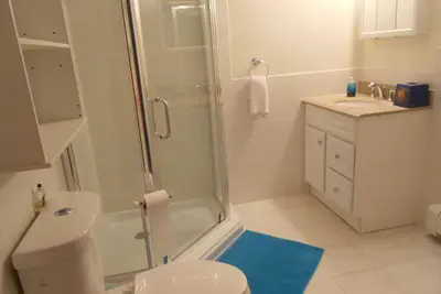 Image de Cozy 2-bedroom apartment in lovely Boston with WiFi, Ac