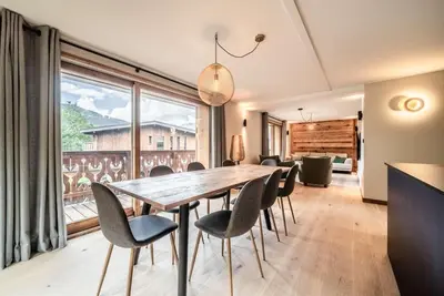 Image de 1er étage, balcon, parking, télévision, casier à ski, 93m², Morzine