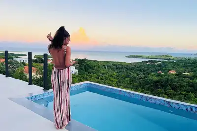 Image de The Luxury Escape - Peaceful & Charming 3-bedroom villa w\/ sea view