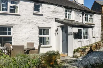 Image de Traditional Cornish Farmhouse - Contemporary Interior - Private Parking
