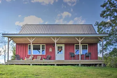 Image de Picturesque Cabin set on 150-acre farm, 5-minute drive to Chautauqua Institute