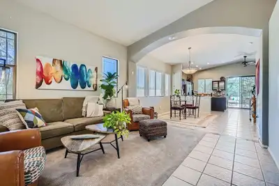 Image de New Listing: Enjoy Fall or Winter in Cave Creek