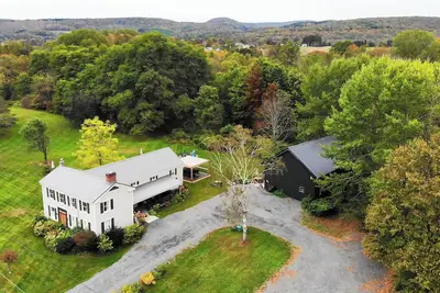 Image de Luxurious Estate in Cooperstown, Ny -3. 2 miles from the Cooperstown Dreams Park