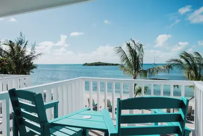 #7 - Guana Beach Inn @sunset beach, Guana Cay