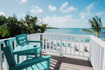 #5 - Guana Beach Inn @sunset beach, Guana Cay