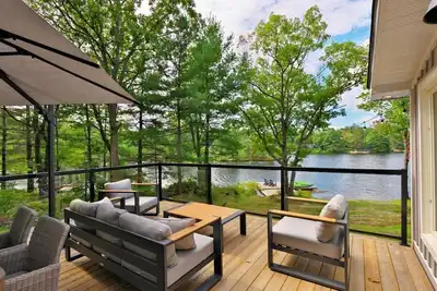 Image de Fall Retreat Fire Pit, Games, Waterfront