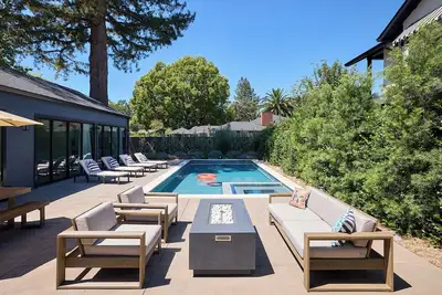 Image de Luxurious Monthly Rental in Downtown Sonoma's East Side - Steps From The Square