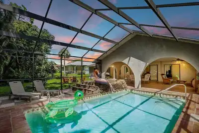 Image de Take a Dip at This 3 Bedroom Home
