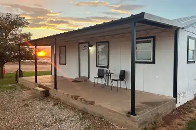 Image de 2-bedroom house in lovely Stanton with WiFi, Ac. and Heating. Beautiful Sunset!