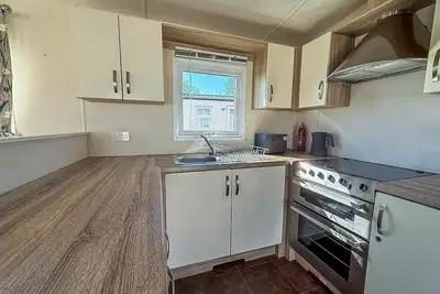 Image de Stunning 8 berth caravan with decking and unlimited Wi-Fi, ref 71012p
