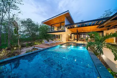 Image de Luxurious Four-Bedroom Oasis in heart of Playa Grande, Costa Rica