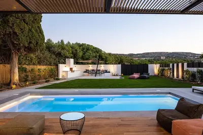 Image de 4br Ensuite Villa in Pigi, Ping Pong, Bbq w Steps to Amenities