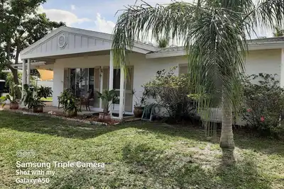 Image de Charming 2-bedroom house  on ocean access canal in Port St. . Lucie Fl