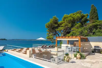 Image de Beachvilla AdriaStone with Pool and Jacuzzi