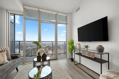Image de Modern Suite with City Views