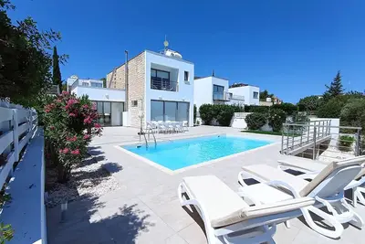 Image de Spacious Villa in Neo Chorio, Panoramic Sea Views to Polis Chrysochous Bay, A\/C & Private Pool!