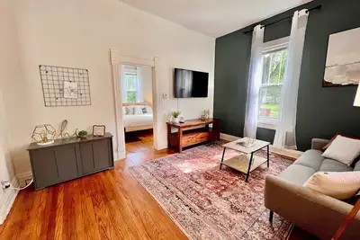 Image de Cozy Bungalow - Close to Campus + Nespresso Coffee Maker!