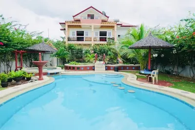 Image de Spacious 5-bedroom Panglao Home with Free transfers, Infinity Pool, WiFi, & A\/C