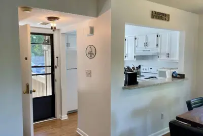 Image de La-Vie #2\nTranquil 2-bedroom condo in Pinehurst with a view to the golf course
