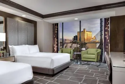 Image de Two Queen Room at a Hotel