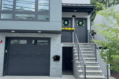 Image de Modern-Lux 3br 2Bth, 10 mins Airport, 20 mins Nyc, and 10 Newark Penn Station