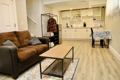 Image de Cozy Basement Studio for rent!