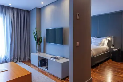 Image de 2 Comfy Units at Altis Prime, Full Kitchens, Rooftop Sundeck, Onsite Jacuzzi!