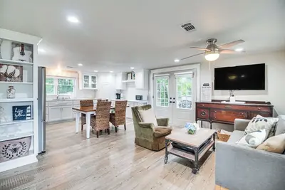Image de Rural Spiro Getaway w\/ Private Deck!