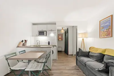Image de Studio 'Appartement Le Lavandou - Cavalière' avec terrasse privée et climatisation