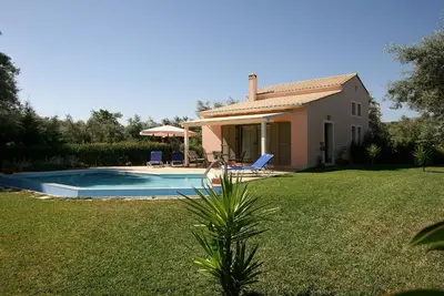 Maison de campagne \"Villa Fotini\" avec Wi-Fi et climatisation