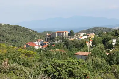 Image de Gite Belesta (66) avec vue panoramique, dans l'enceinte médiévale.